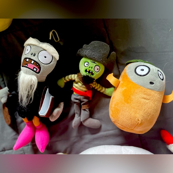 Plants vs Zombies plush lot of 3 great condition - Picture 1 of 4